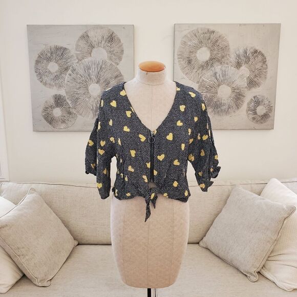 Topshop 'Zoe' Zip & Tie Front Crop Top - size 6 in Yellow Heart Print - Picture 4 of 16